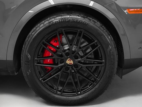 Certified 2026 Porsche Cayenne S AWD/4WD image 15