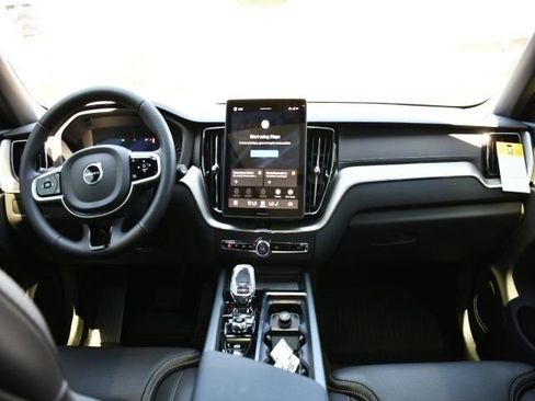 New 2026 Volvo XC60 B5 Ultra w/ Protection Package Premier AWD/4WD image 17