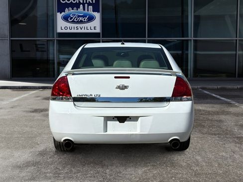 Used 2011 Chevrolet Impala LTZ FWD image 4
