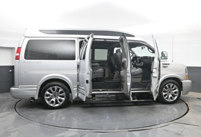 Used 2022 GMC Savana 2500 w/ Enhanced Convenience Package RWD image 61