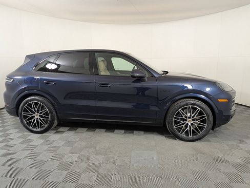 New 2026 Porsche Cayenne E-Hybrid image 9