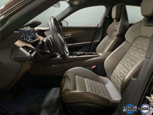 Used 2022 Audi e-tron GT Premium Plus image 18