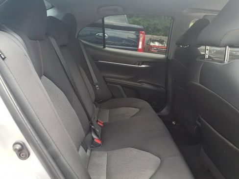 Used 2019 Toyota Camry LE w/ Convenience Package FWD image 12