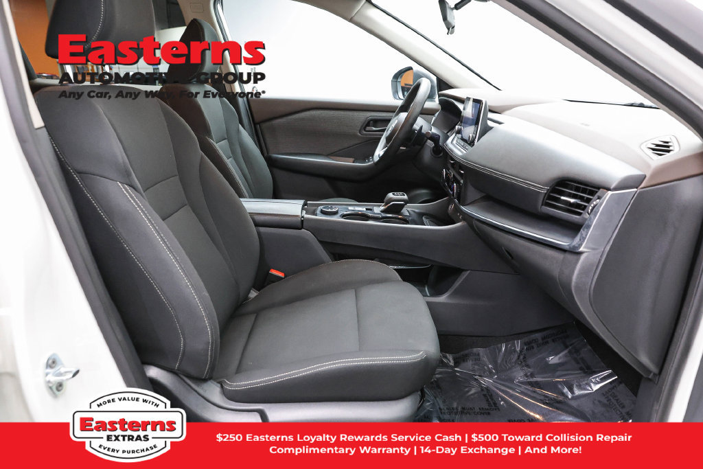 Used 2023 Nissan Rogue S AWD/4WD image 26