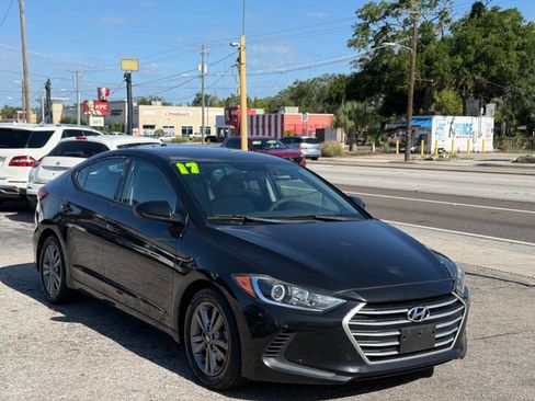 Used 2017 Hyundai Elantra SE FWD image 4