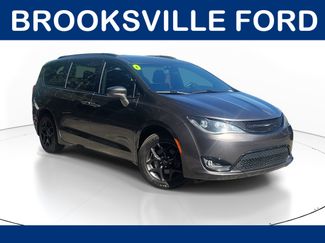 Used 2020 Chrysler Pacifica Touring-L w/ S Appearance Package image 1