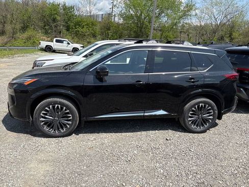 New 2026 Nissan Rogue Platinum AWD/4WD image 2