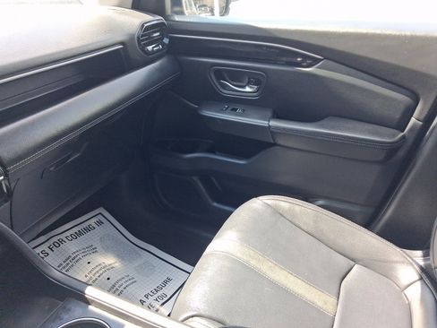 Used 2023 Honda Pilot Touring image 21