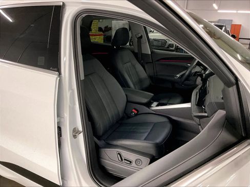 Certified 2025 Audi Q5 Premium w/ Convenience Package image 10