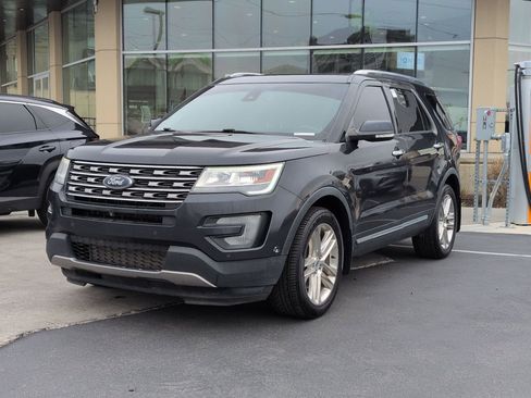Used 2017 Ford Explorer Limited w/ Equipment Group 301A image 9