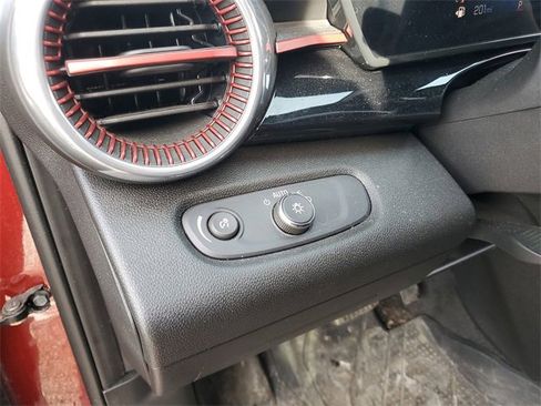 Certified 2025 Chevrolet Trax RS w/ Driver Confidence Package image 17