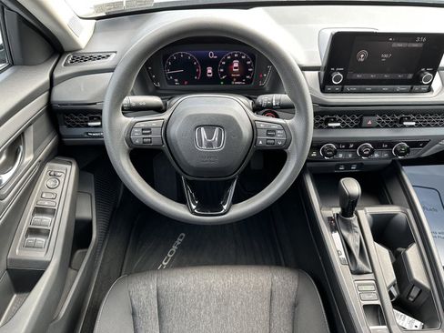 Used 2025 Honda Accord SE image 12