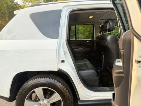 Used 2016 Jeep Compass High Altitude image 23