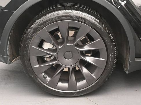 Used 2023 Tesla Model Y Long Range AWD/4WD image 35