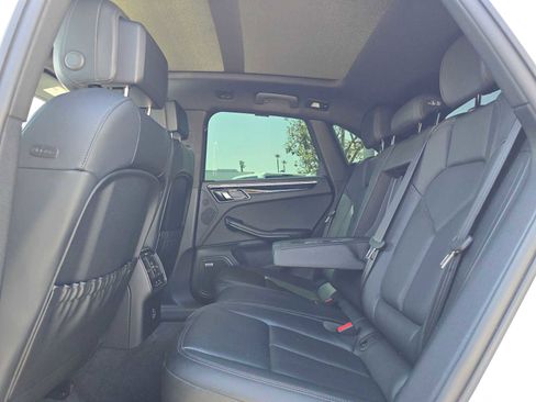 Used 2024 Porsche Macan AWD/4WD image 16