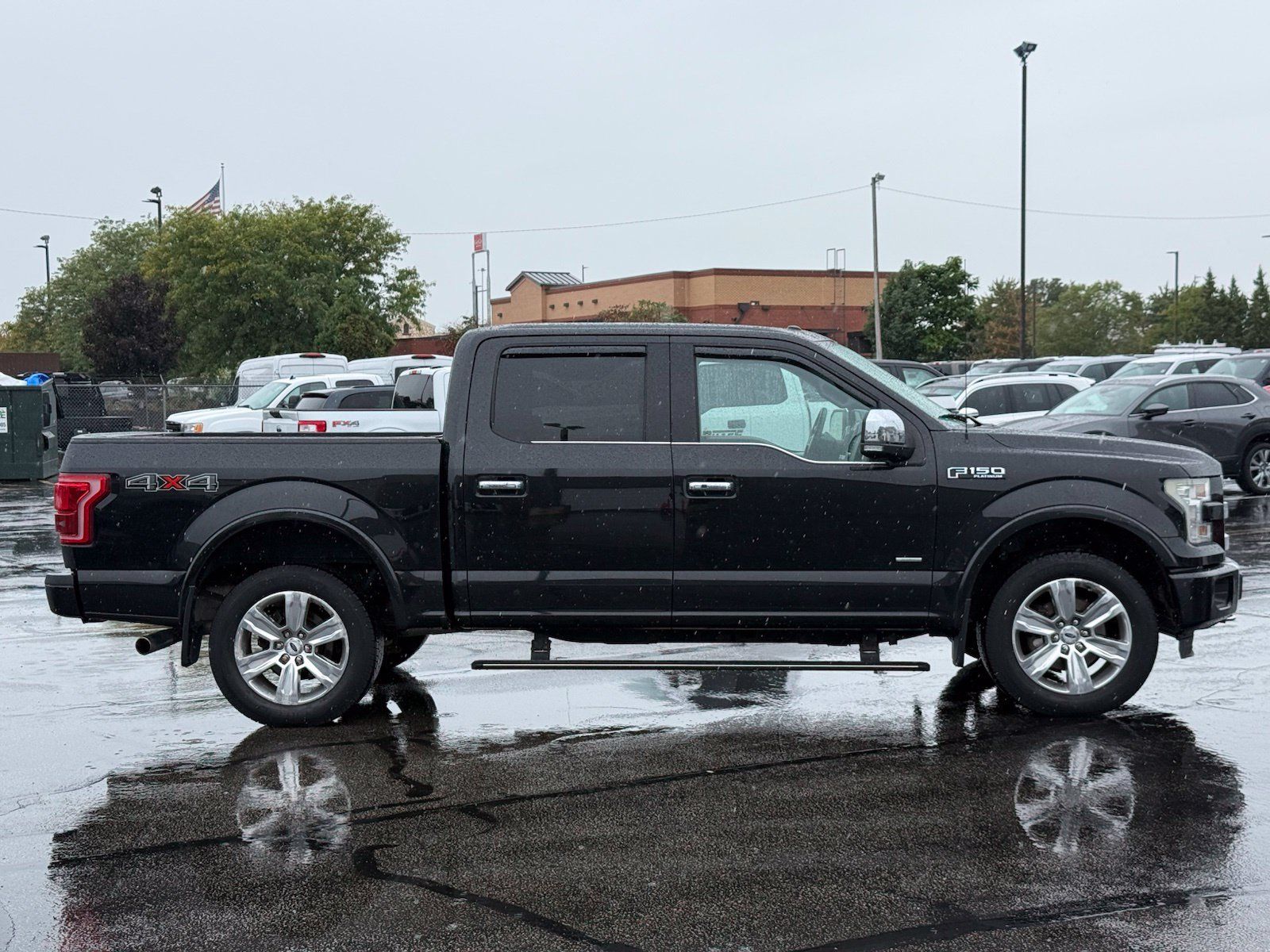 Used 2015 Ford F150 Platinum w/ Equipment Group 701A Luxury AWD/4WD image 3