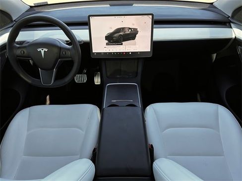 Used 2023 Tesla Model Y Long Range image 12