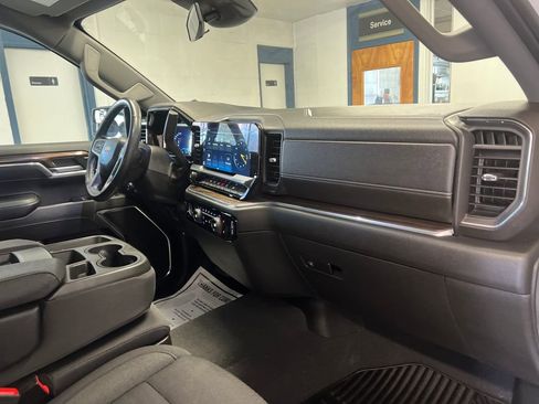 Used 2023 Chevrolet Silverado 1500 LT AWD/4WD image 39