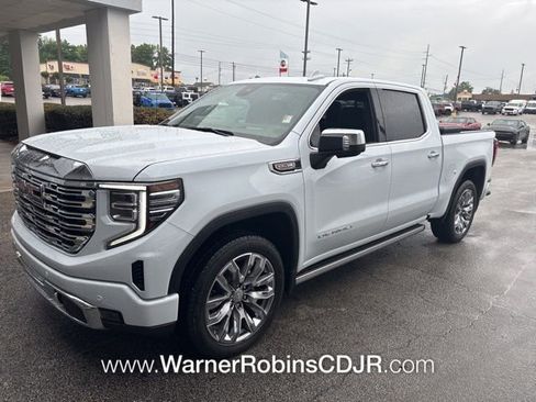 Used 2026 GMC Sierra 1500 Denali AWD/4WD image 3