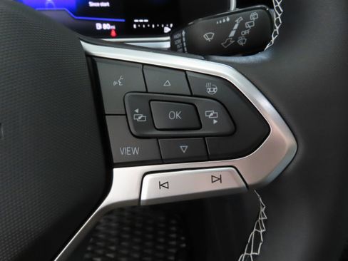 New 2025 Volkswagen Taos SE image 15