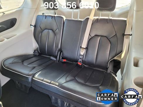 Used 2023 Chrysler Pacifica Limited image 32