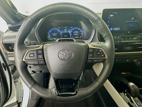 Used 2025 Toyota Grand Highlander AWD Hybrid image 15