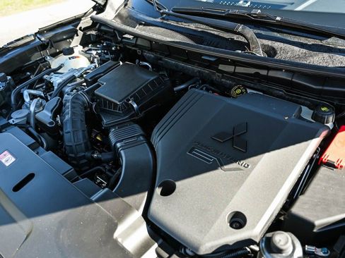 New 2025 Mitsubishi Outlander SEL image 7