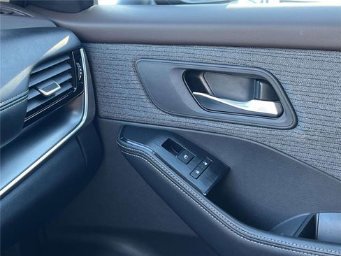 Certified 2022 Nissan Rogue SV image 44