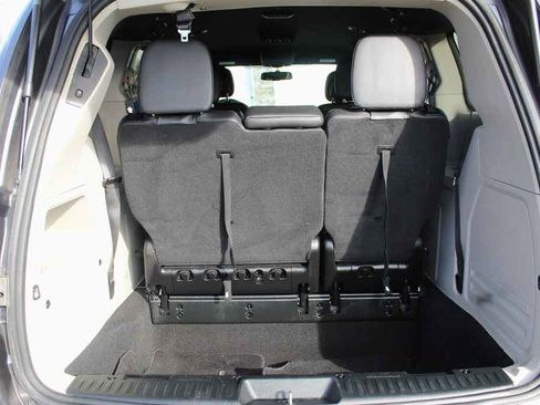 Used 2017 Dodge Grand Caravan SXT image 8