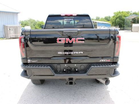 Used 2026 GMC Sierra 2500 AT4 w/ AT4 Premium Plus Package AWD/4WD image 9