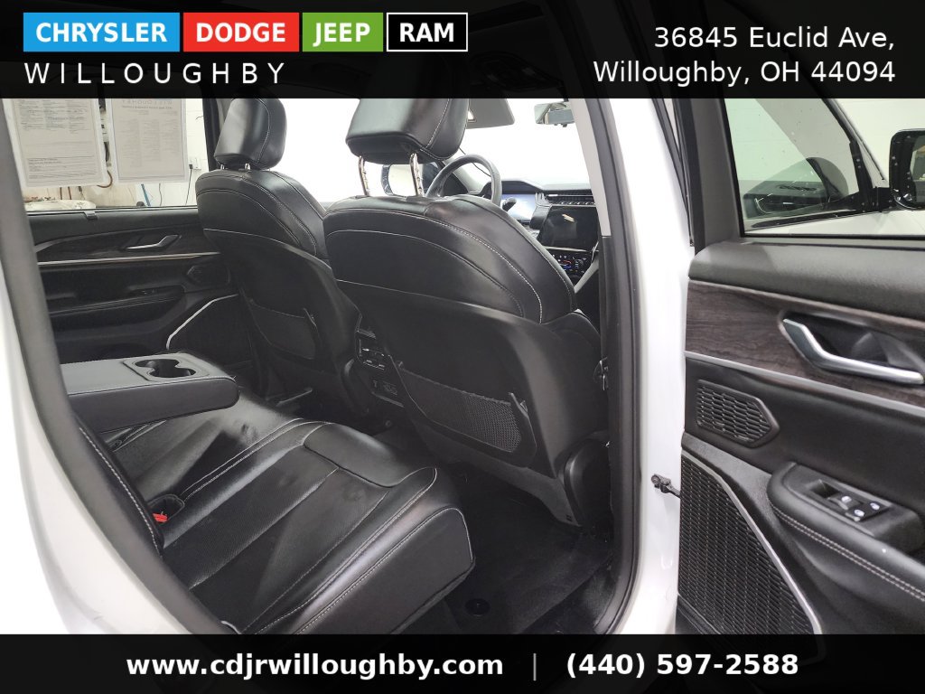 Used 2023 Jeep Grand Cherokee Limited w/ Luxury Tech Group II AWD/4WD image 35