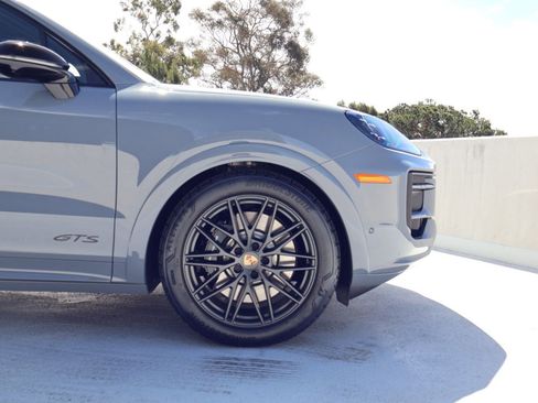 New 2026 Porsche Cayenne GTS AWD/4WD image 11