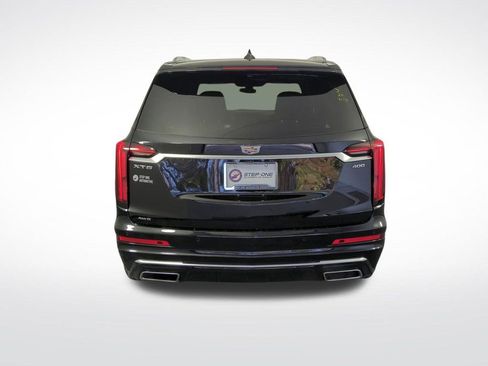 Used 2025 Cadillac XT6 Premium Luxury AWD/4WD image 5