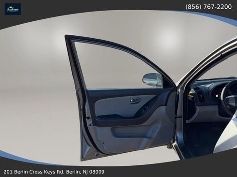 Used 2010 Hyundai Elantra GLS FWD image 14