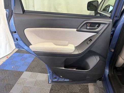 Used 2015 Subaru Forester 2.5i Premium w/ All-Weather Package AWD/4WD image 9
