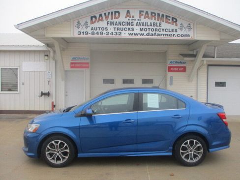 Used 2018 Chevrolet Sonic LT w/ Convenience Package image 12