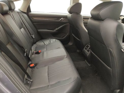 Used 2018 Honda Accord Touring image 19