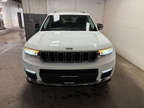 Used 2022 Jeep Grand Cherokee L Limited image 5