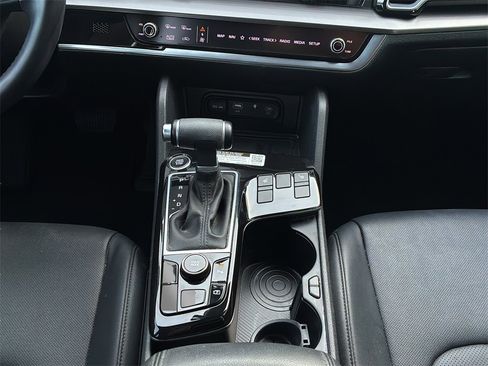 Used 2023 Kia Sportage EX image 22