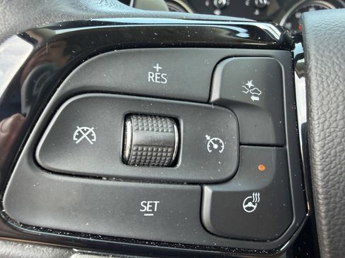 Used 2023 Buick Enclave Essence w/ Experience Buick Package AWD/4WD image 22