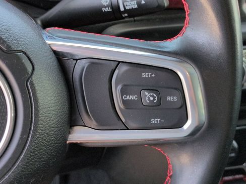 Used 2022 Jeep Wrangler Unlimited Rubicon AWD/4WD image 24