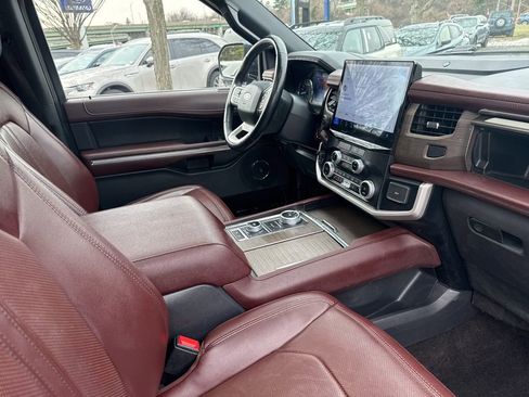 Used 2023 Ford Expedition Limited image 31