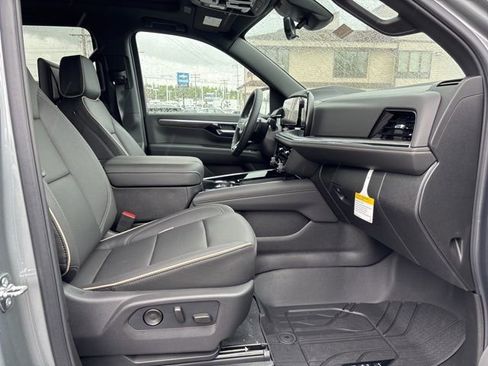 New 2026 Chevrolet Suburban Premier AWD/4WD image 13