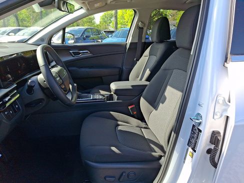 New 2026 Kia Sportage LX w/ LX Convenience Package FWD image 6