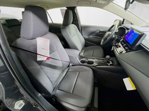 Used 2025 Toyota Corolla LE image 30