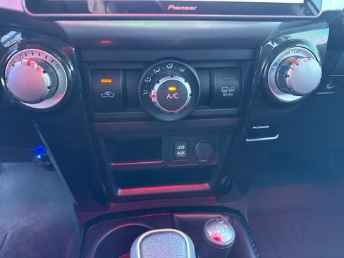 Used 2019 Toyota 4Runner TRD Off-Road AWD/4WD image 16