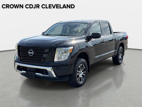 Used 2024 Nissan Titan SV AWD/4WD image 8