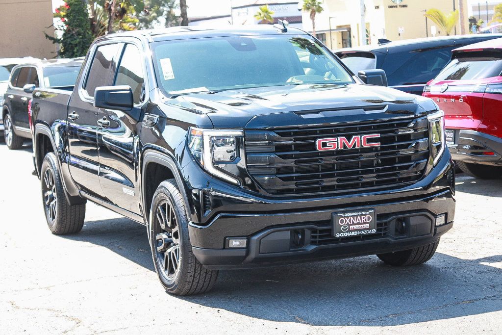 Used 2023 GMC Sierra 1500 Elevation AWD/4WD image 3
