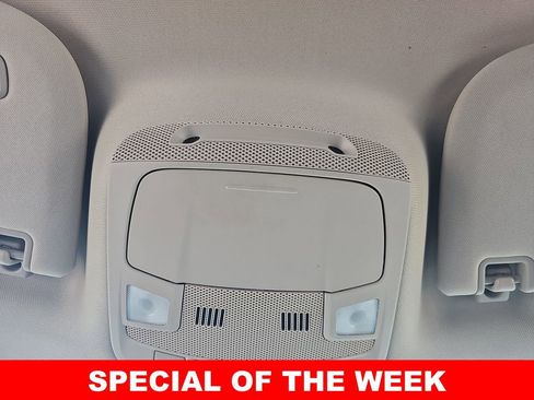 Used 2024 Ford Expedition XLT image 33