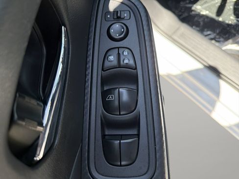 Used 2024 Nissan Versa SV FWD image 15